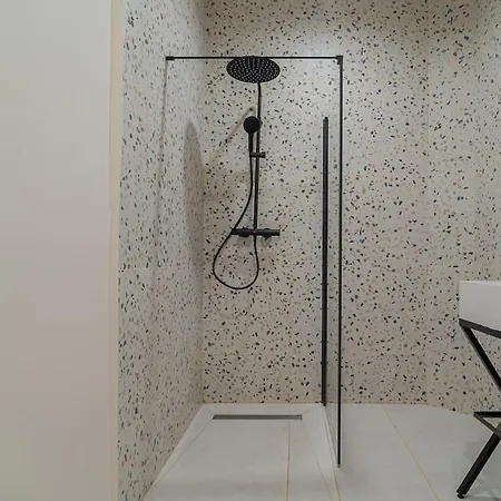 The Urban Forest Retreat Serene 3bd Sanctuary Διαμέρισμα Βουκουρέστι