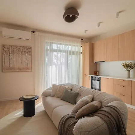 The Urban Forest Retreat Serene 3bd Sanctuary Boekarest