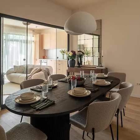The Urban Forest Retreat Serene 3bd Sanctuary 公寓 布加勒斯特