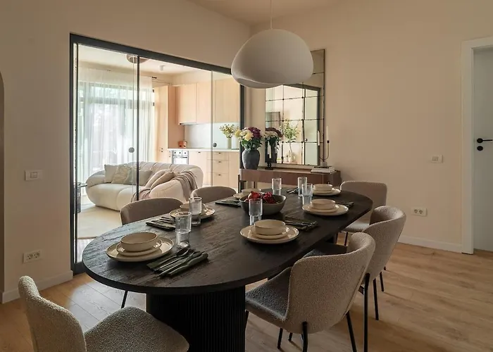 The Urban Forest Retreat Serene 3bd Sanctuary Daire Bükreş